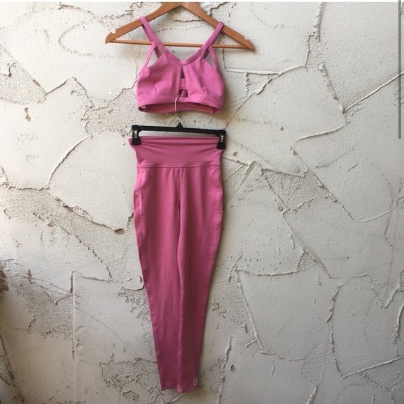 RARE Bombshell Sportswear SET Sexy Back Leggings and Bra Blush Size XS - Picture 4 of 12